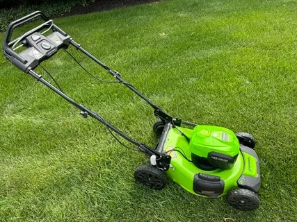 Innovations in Battery Powered Lawn Mowers: What’s New in the Market?